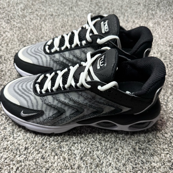 Nike Air Max TW - Picture 1 of 10